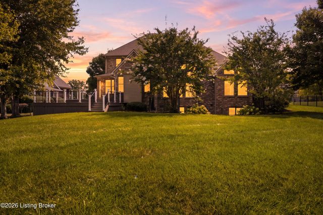 2101 Highland Springs Pl, Louisville, KY 40245