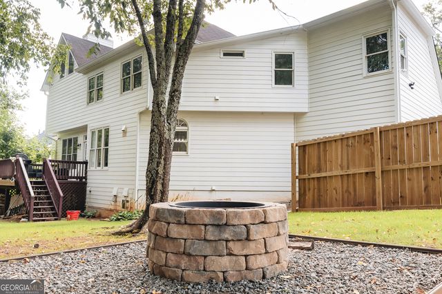 525 White Ridge Trace, Lawrenceville, GA 30043