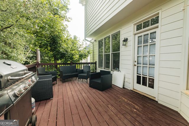 525 White Ridge Trace, Lawrenceville, GA 30043