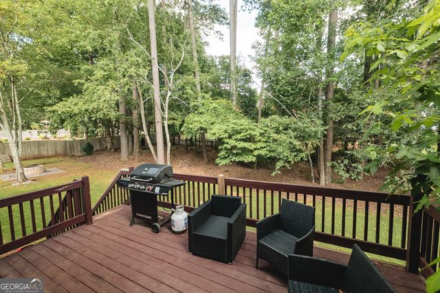 525 White Ridge Trace, Lawrenceville, GA 30043