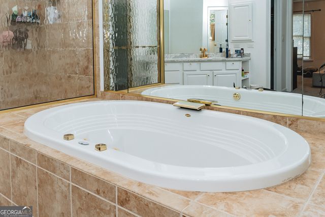 525 White Ridge Trace, Lawrenceville, GA 30043