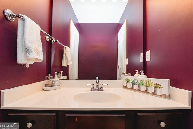 525 White Ridge Trace, Lawrenceville, GA 30043