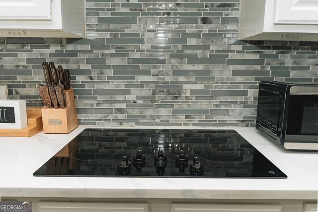 525 White Ridge Trace, Lawrenceville, GA 30043