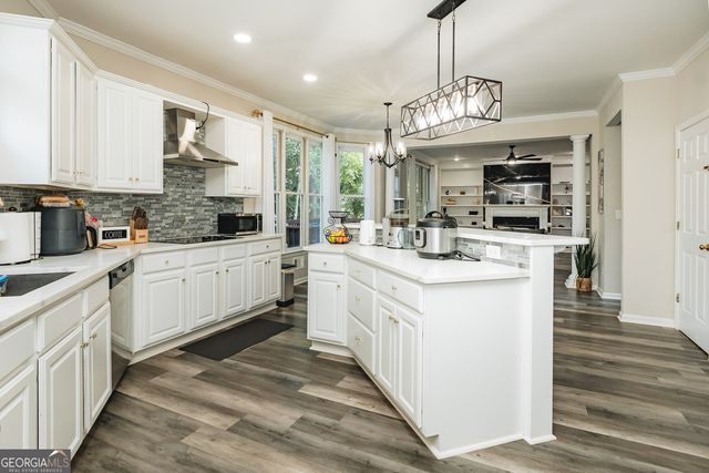 525 White Ridge Trace, Lawrenceville, GA 30043