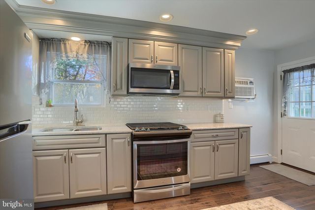 608 ERFORD RD, Camp Hill, PA 17011