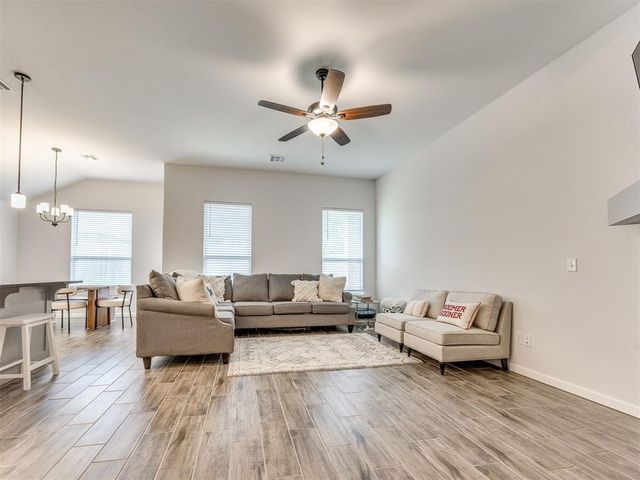 2323 Arcady Avenue, Norman, OK 73026