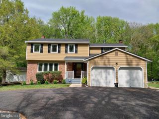 664 MOUNT LAUREL RD, Mount Laurel, NJ 08054