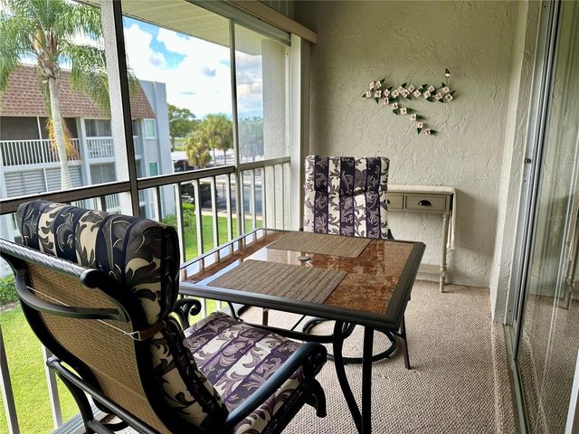 1330 GLEN OAKS DRIVE E 370D, Sarasota, FL 34232