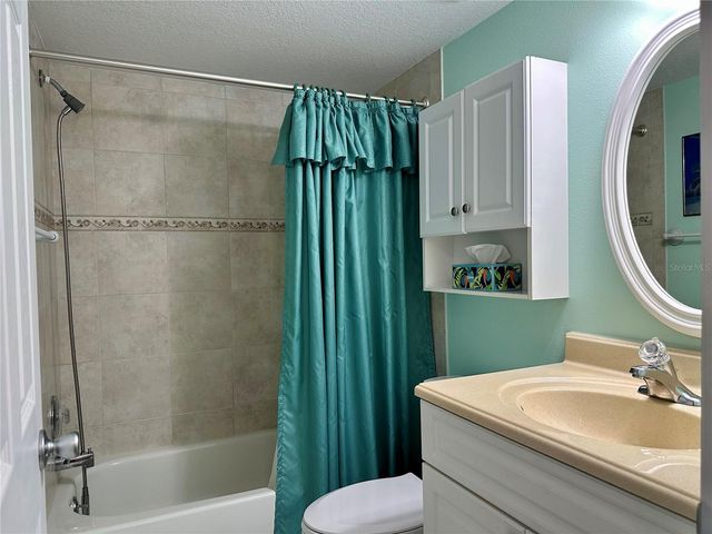 1330 GLEN OAKS DRIVE E 370D, Sarasota, FL 34232