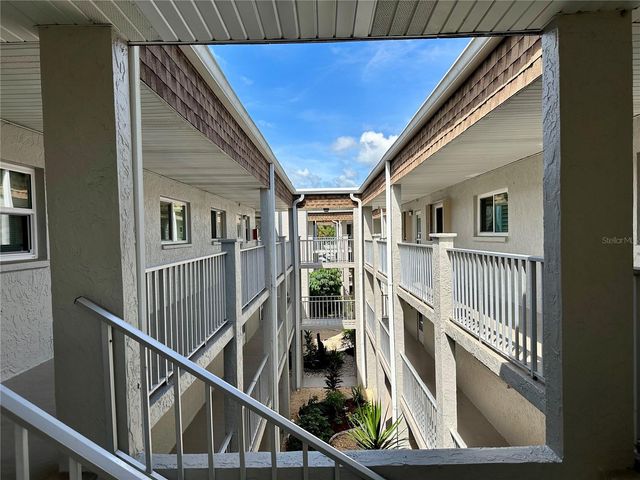 1330 GLEN OAKS DRIVE E 370D, Sarasota, FL 34232