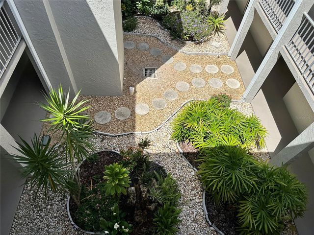 1330 GLEN OAKS DRIVE E 370D, Sarasota, FL 34232