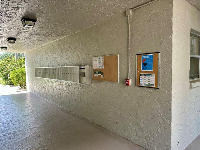 1330 GLEN OAKS DRIVE E 370D, Sarasota, FL 34232