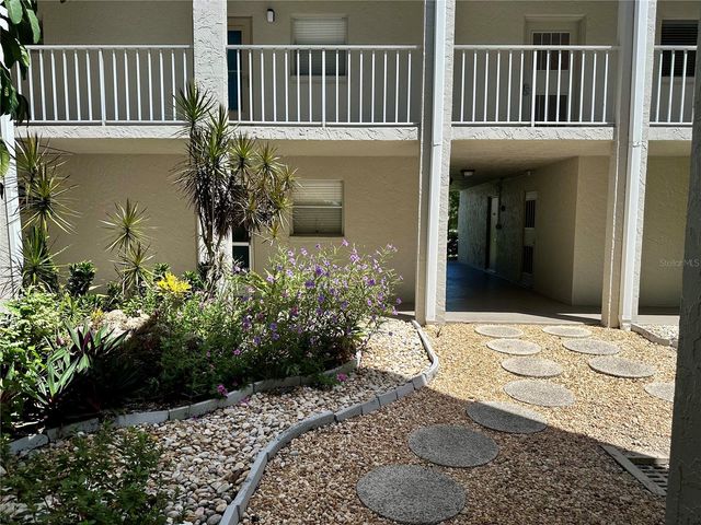 1330 GLEN OAKS DRIVE E 370D, Sarasota, FL 34232