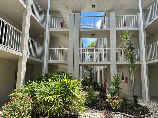 1330 GLEN OAKS DRIVE E 370D, Sarasota, FL 34232