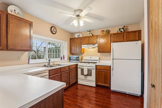 1868 Brighton Street, Downers Grove, IL 60516