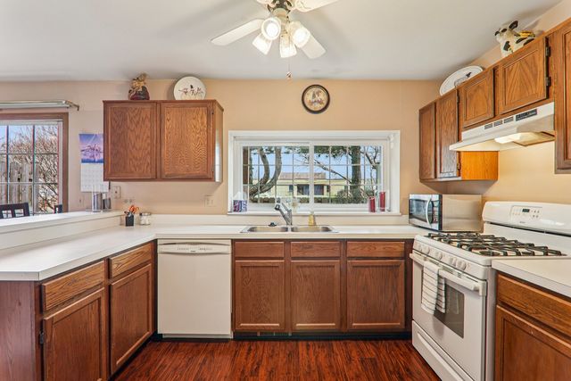 1868 Brighton Street, Downers Grove, IL 60516