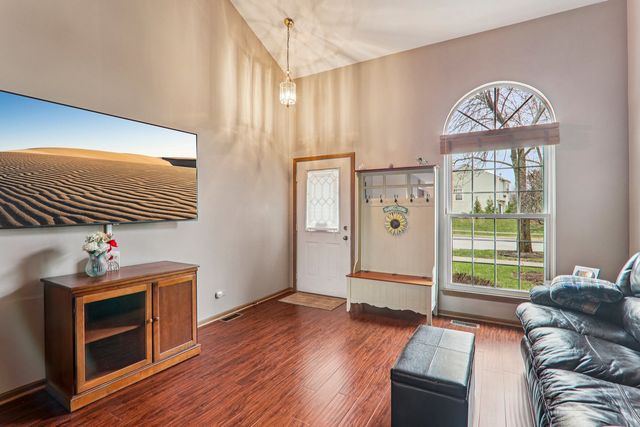 1868 Brighton Street, Downers Grove, IL 60516