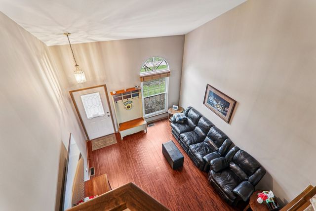 1868 Brighton Street, Downers Grove, IL 60516