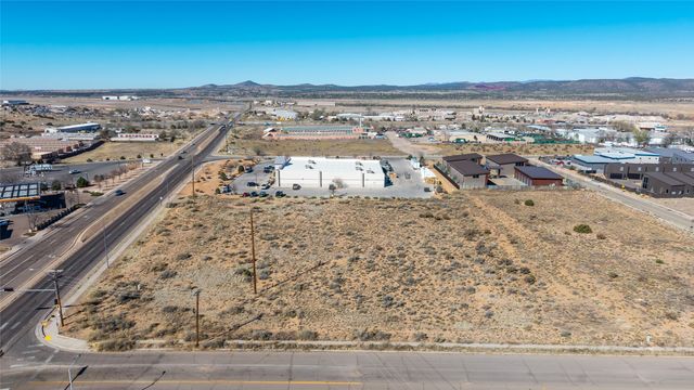 7504 Gooney Bird, Santa Fe, NM 87507