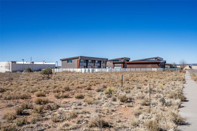 7504 Gooney Bird, Santa Fe, NM 87507