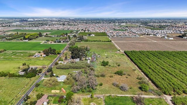21398 Oleander Ave, Manteca, CA 95337