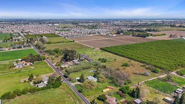 21398 Oleander Ave, Manteca, CA 95337