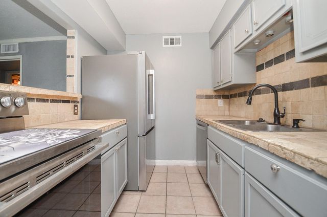 7900 Westheimer Road 105, Houston, TX 77063