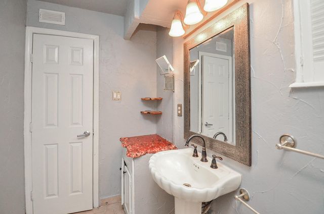 7900 Westheimer Road 105, Houston, TX 77063