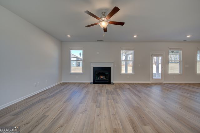 125 Cooper Cove W, Fayetteville, GA 30215