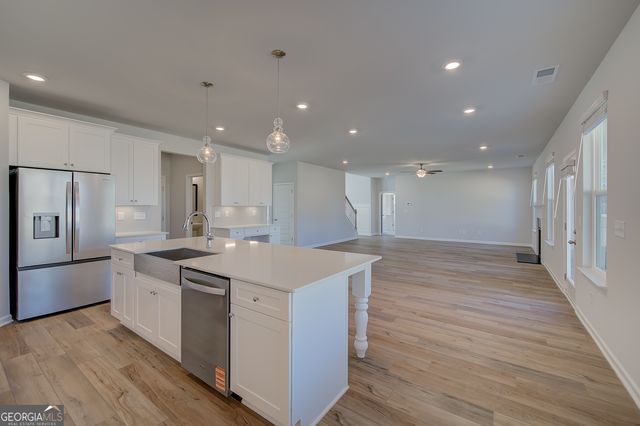 125 Cooper Cove W, Fayetteville, GA 30215