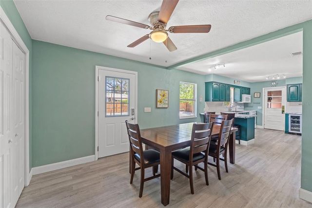 800 N WALTON AVENUE, Tarpon Springs, FL 34689