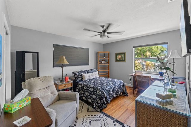 800 N WALTON AVENUE, Tarpon Springs, FL 34689