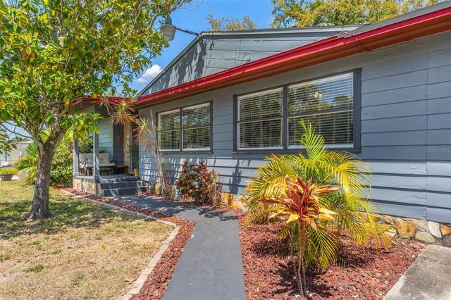800 N WALTON AVENUE, Tarpon Springs, FL 34689