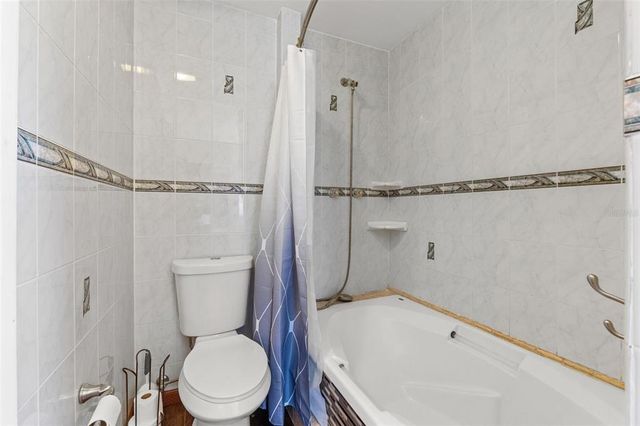800 N WALTON AVENUE, Tarpon Springs, FL 34689