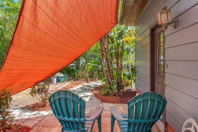 800 N WALTON AVENUE, Tarpon Springs, FL 34689