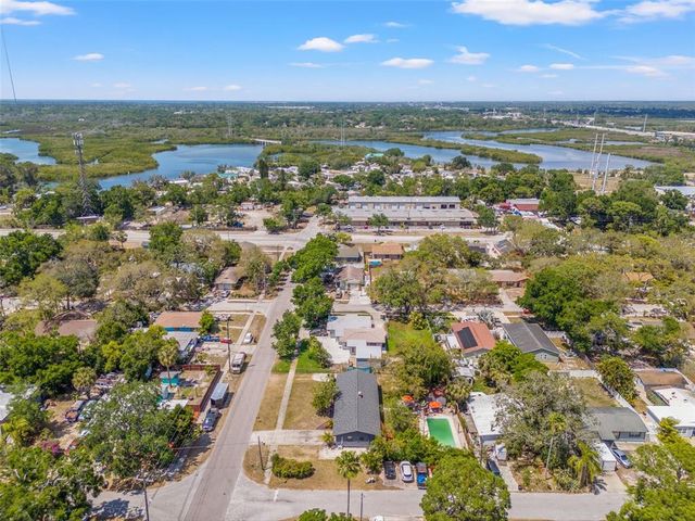 800 N WALTON AVENUE, Tarpon Springs, FL 34689