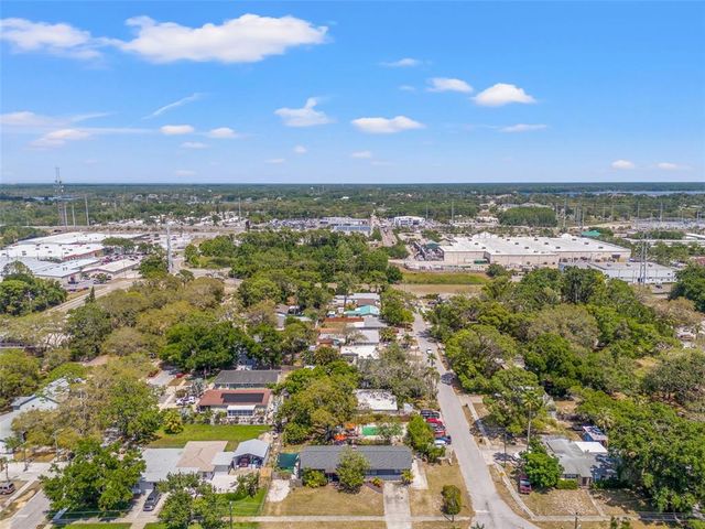 800 N WALTON AVENUE, Tarpon Springs, FL 34689