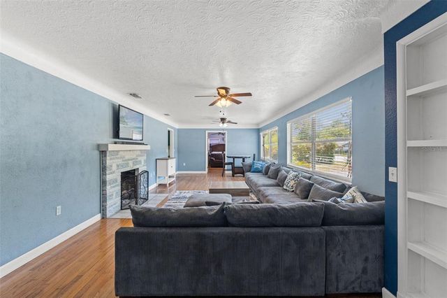 800 N WALTON AVENUE, Tarpon Springs, FL 34689