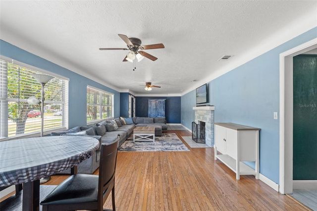 800 N WALTON AVENUE, Tarpon Springs, FL 34689
