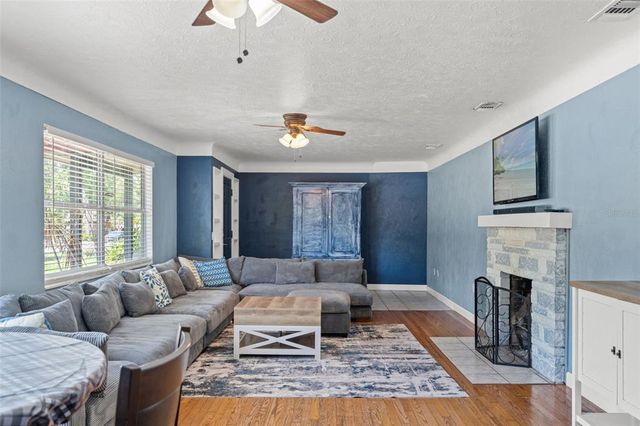 800 N WALTON AVENUE, Tarpon Springs, FL 34689