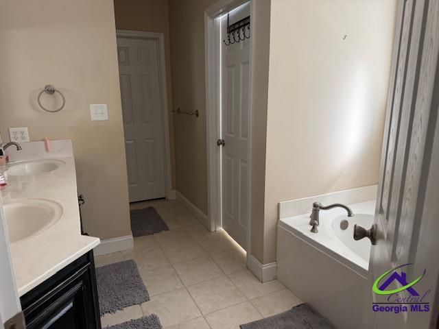 424 Sawtooth Court, Kathleen, GA 31047