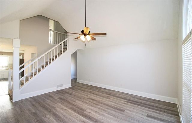 621 Radford Circle, Woodstock, GA 30188