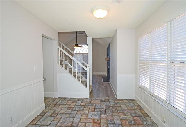 621 Radford Circle, Woodstock, GA 30188