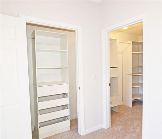 621 Radford Circle, Woodstock, GA 30188