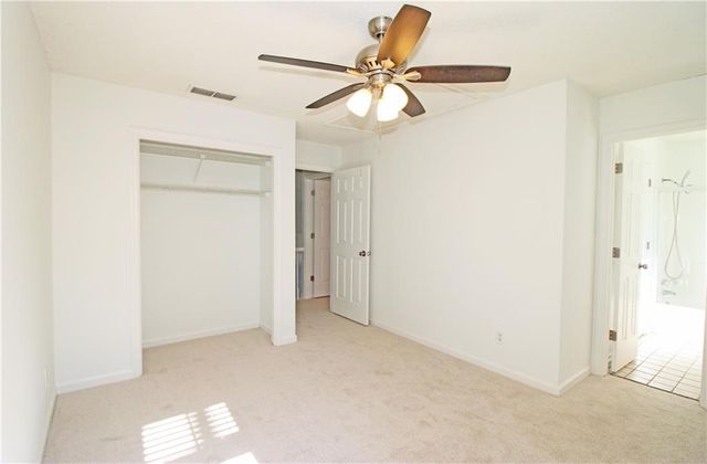 621 Radford Circle, Woodstock, GA 30188