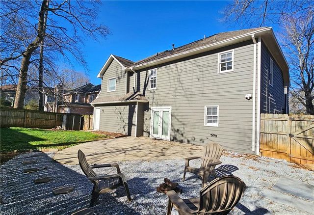 621 Radford Circle, Woodstock, GA 30188