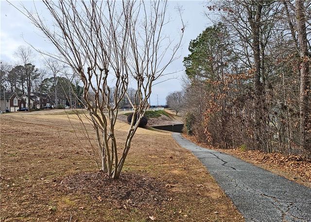 621 Radford Circle, Woodstock, GA 30188