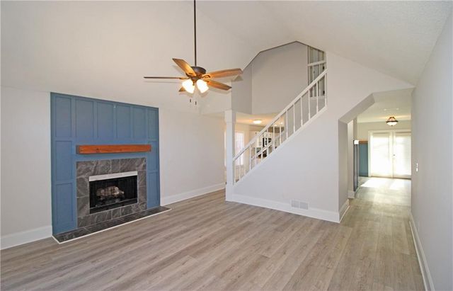 621 Radford Circle, Woodstock, GA 30188