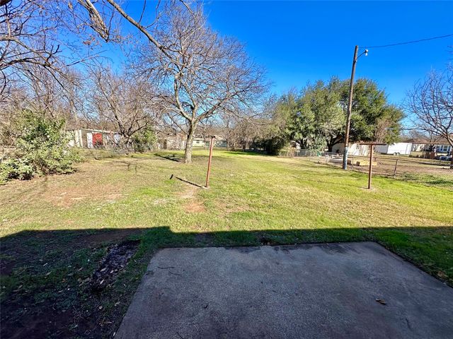 110 Glen Rose Avenue, Cleburne, TX 76033
