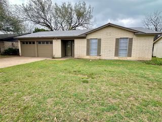 110 Glen Rose Avenue, Cleburne, TX 76033